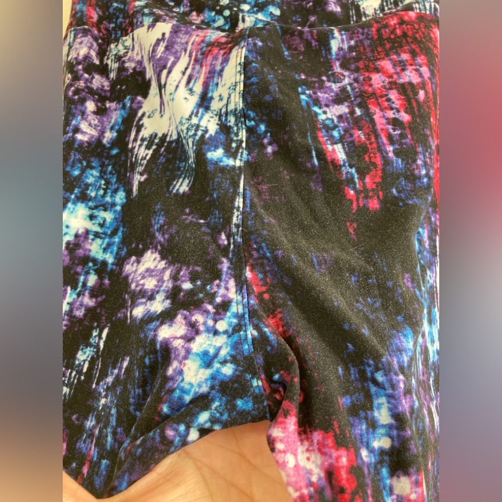 LuLaRoe Ice Wash Leggings Size OS Blue Purple Raspberry Abstract Print - Picture 4 of 7